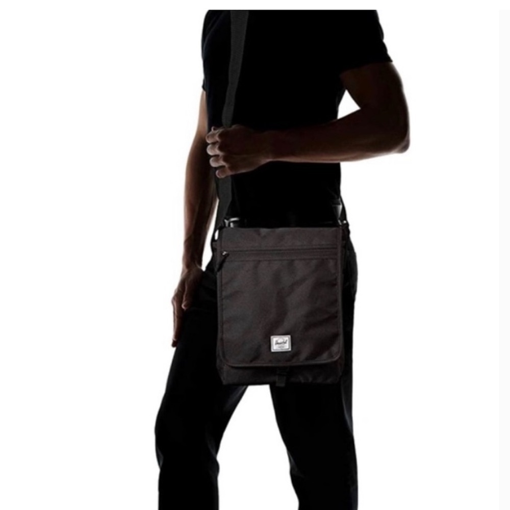Herschel Supply Company Men's Black Crossbody Shoulder Bag